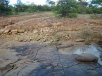 Arenito fossilífero Cabeças nas proximidades de Oiti. FONTE: PONCIANO et al., 2013.