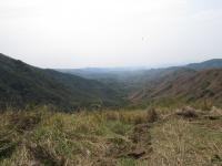 Vista na direção do cisalhamento, mostrando feições geomorfológicas.