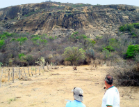 Serra de granito da Suíte Pé do Morro (Martins, 2020).